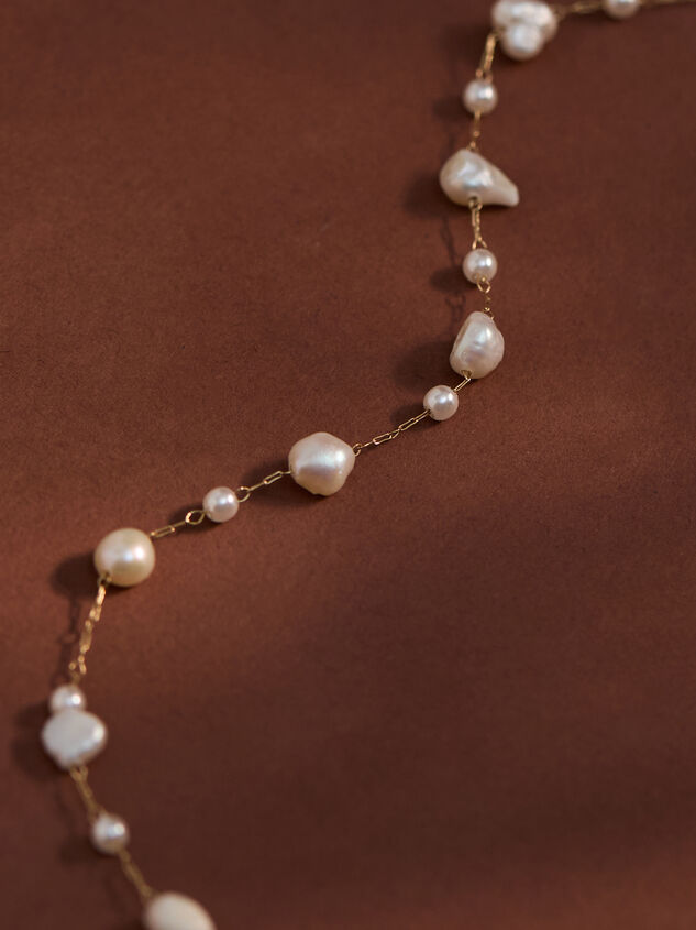 Dainty Pearl Chain Bracelet Detail 2 - TULLABEE