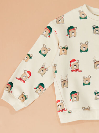 Beary Christmas Sweatshirt - TULLABEE