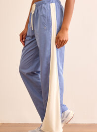Relaxed Route Wide Leg Pants Detail 4 - TULLABEE