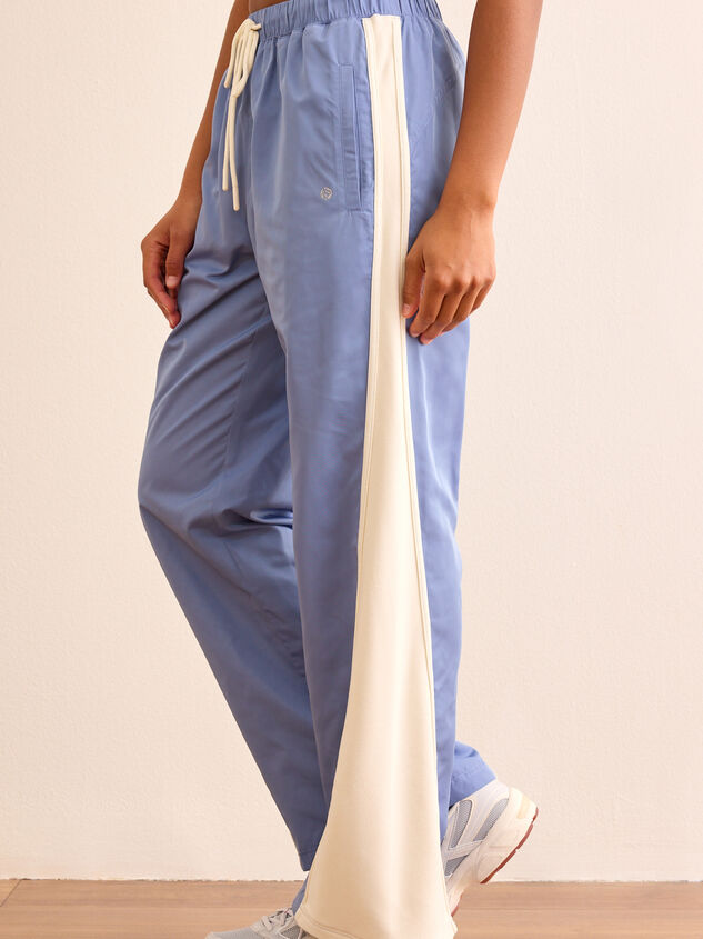 Relaxed Route Wide Leg Pants Detail 4 - TULLABEE