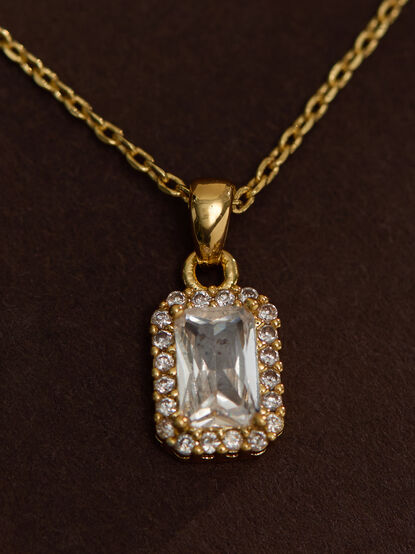 18K Gold Radiant Charm Necklace - TULLABEE