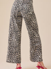 Fawn Cheetah Baggy Pants Detail 5 - TULLABEE