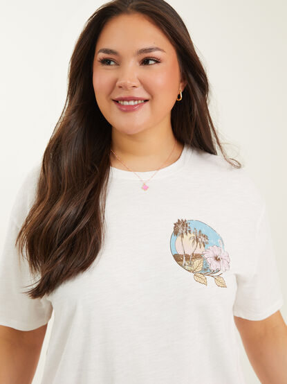 Stay Sunny Graphic Tee - TULLABEE