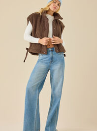 Mylah Oversized Sherpa Vest Detail 2 - TULLABEE