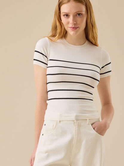 Loryn Stripe Knit Top - TULLABEE