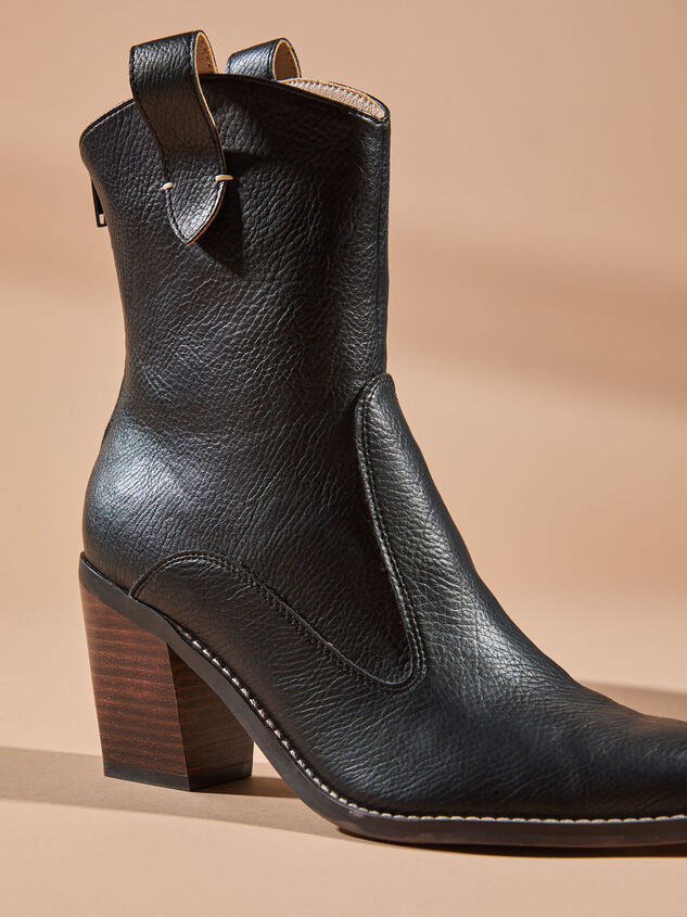 Tara Ankle Western Booties Detail 4 - TULLABEE