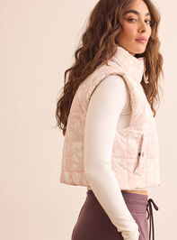 Camo Swap Puffer Vest Detail 3 - TULLABEE