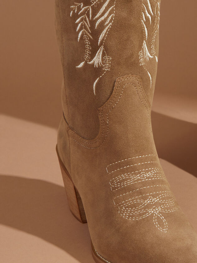 Flora Western Boots Detail 4 - TULLABEE