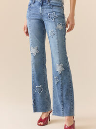 Val Mid-Rise Star Patch Jeans Detail 3 - TULLABEE