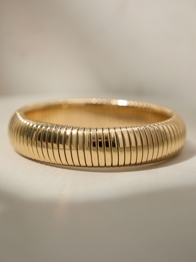 Chloe Ribbed Bangle Detail 2 - TULLABEE
