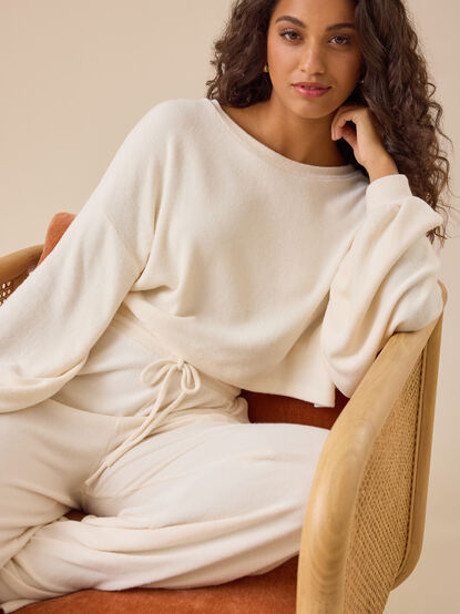 Sofie Cropped Lounge Top - TULLABEE