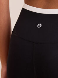 Power Pose Leggings Detail 6 - TULLABEE