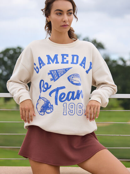 Gameday Oversized Sweatshirt - TULLABEE