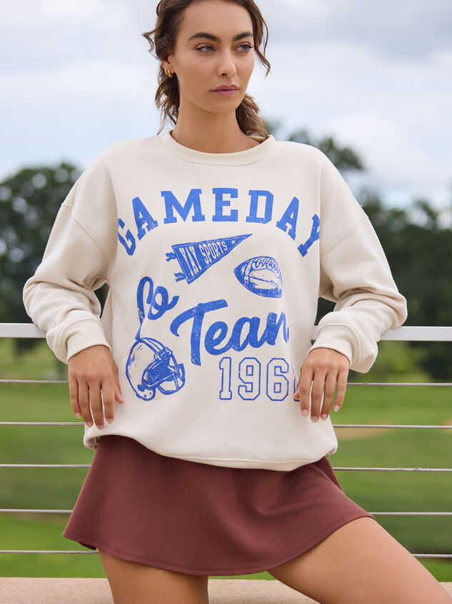 Gameday Oversized Sweatshirt Detail 2 - TULLABEE