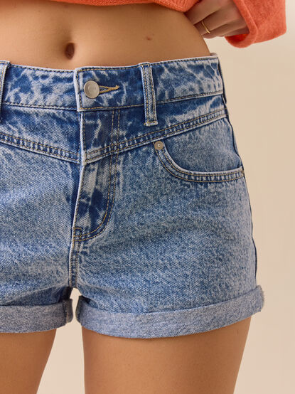 Jessi Roll Cuff Denim Short - TULLABEE