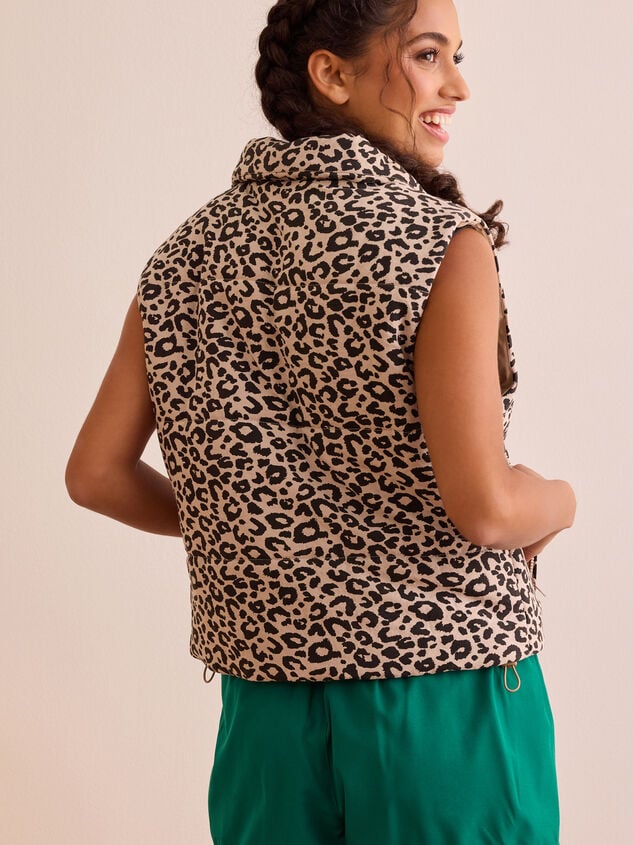 Level Up Leopard Puffer Vest Detail 5 - TULLABEE