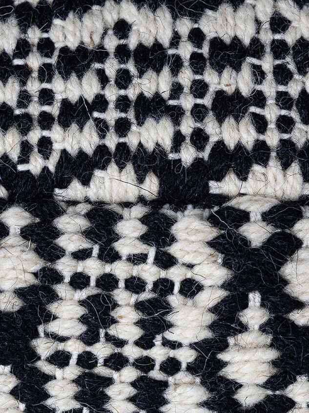 Lis Pouf Detail 5 - TULLABEE