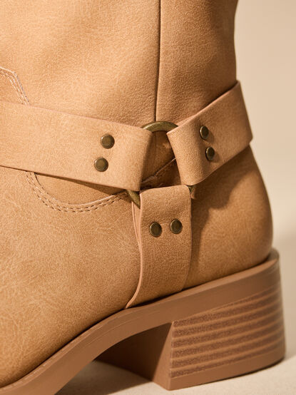 Autumn Buckle Boots By Matisse - TULLABEE