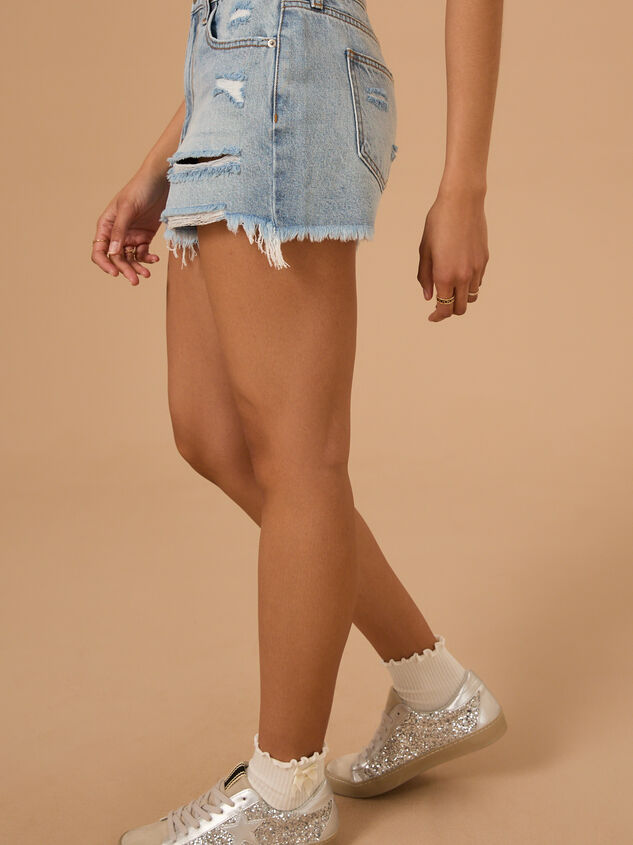 Gillian Distressed Denim Shorts Detail 4 - TULLABEE