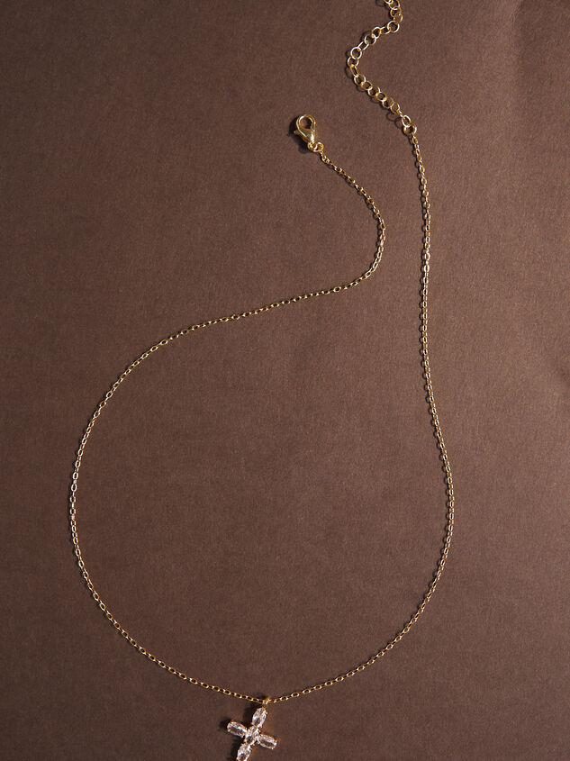 Bagette Cross Charm Necklace Detail 2 - TULLABEE