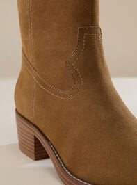 Dani Suede Booties Detail 3 - TULLABEE