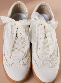Julie Bow Lace Sneakers Detail 4 - TULLABEE