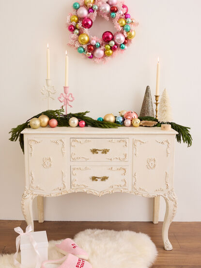 Pink Flocked Wreath - TULLABEE