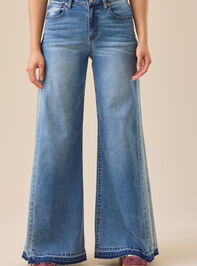 Estella Baggy Jeans Detail 3 - TULLABEE