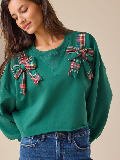 Christmas Day Cropped Pullover - TULLABEE