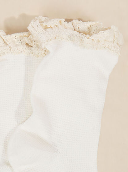 Lace Trim Crew Socks - TULLABEE