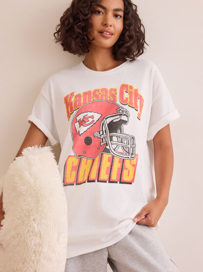 Chiefs Helmet Oversized Tee - TULLABEE