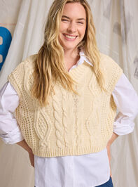 Rowlan Cable Knit Vest Detail 6 - TULLABEE