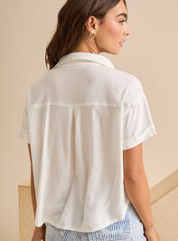 Courtney Crop Linen Shirt Detail 4 - TULLABEE