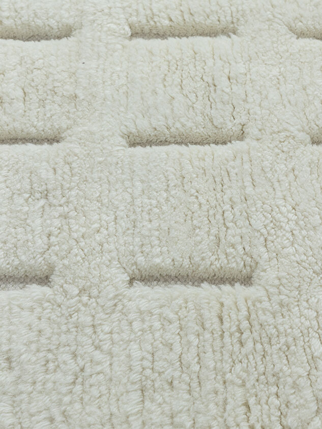 Yucca Handwoven Rug Detail 5 - TULLABEE