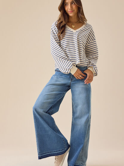 Raelynn V-Neck Striped Top - TULLABEE