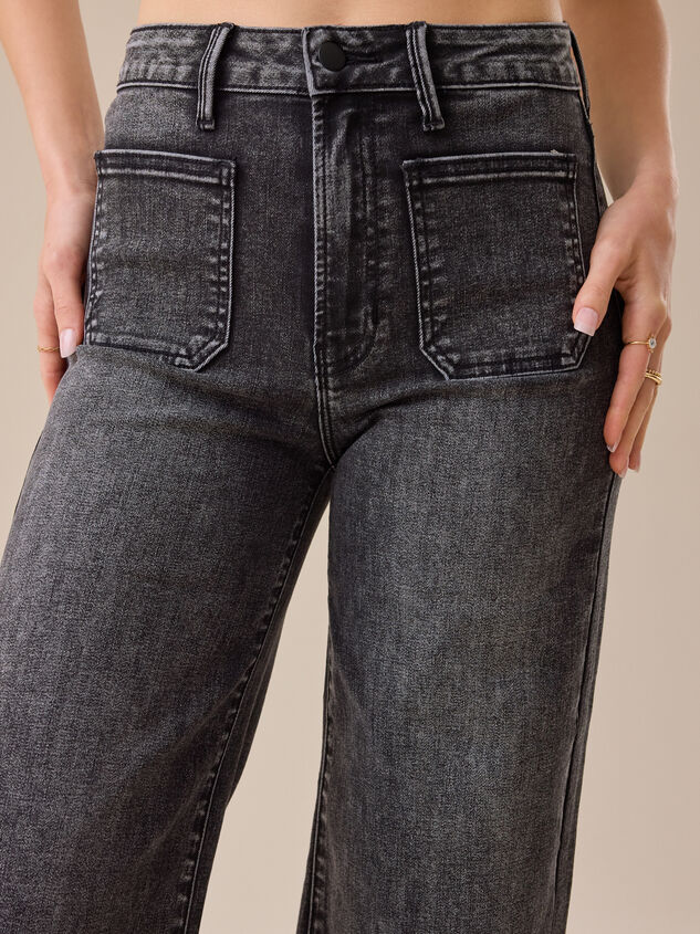 Braylee Straight Leg Jeans Detail 4 - TULLABEE