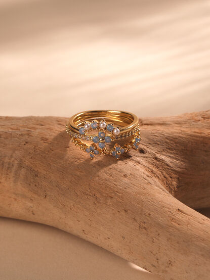 Golden Bloom Ring Set - TULLABEE