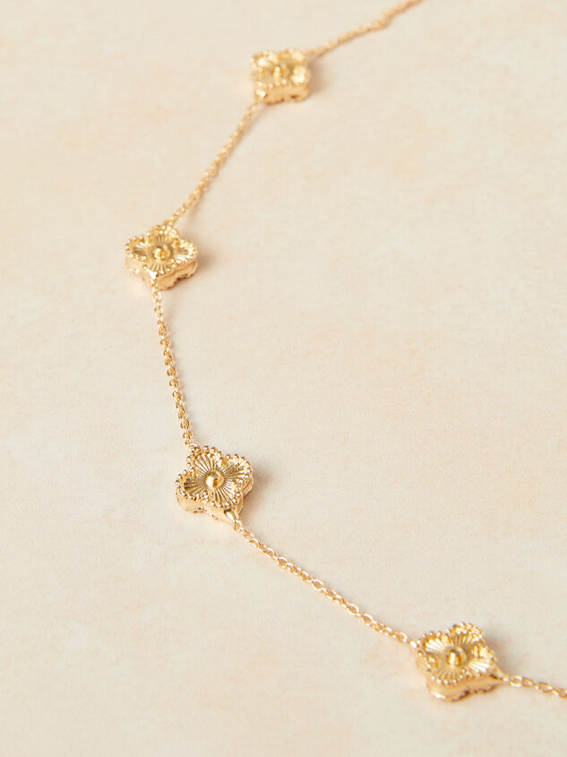 Detailed Clover Charm Necklace Detail 2 - TULLABEE