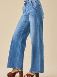 Kai High Rise Crop Jeans Detail 4 - TULLABEE