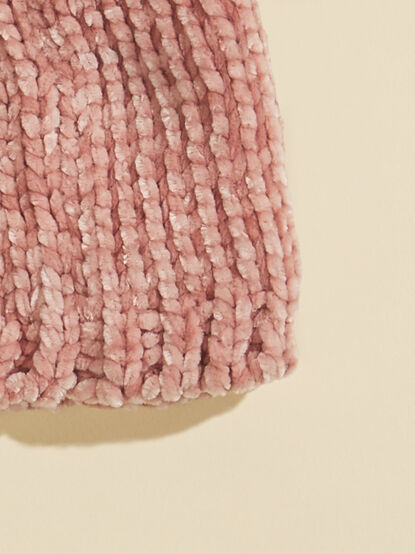 Chenille Pom Pom Beanie - TULLABEE