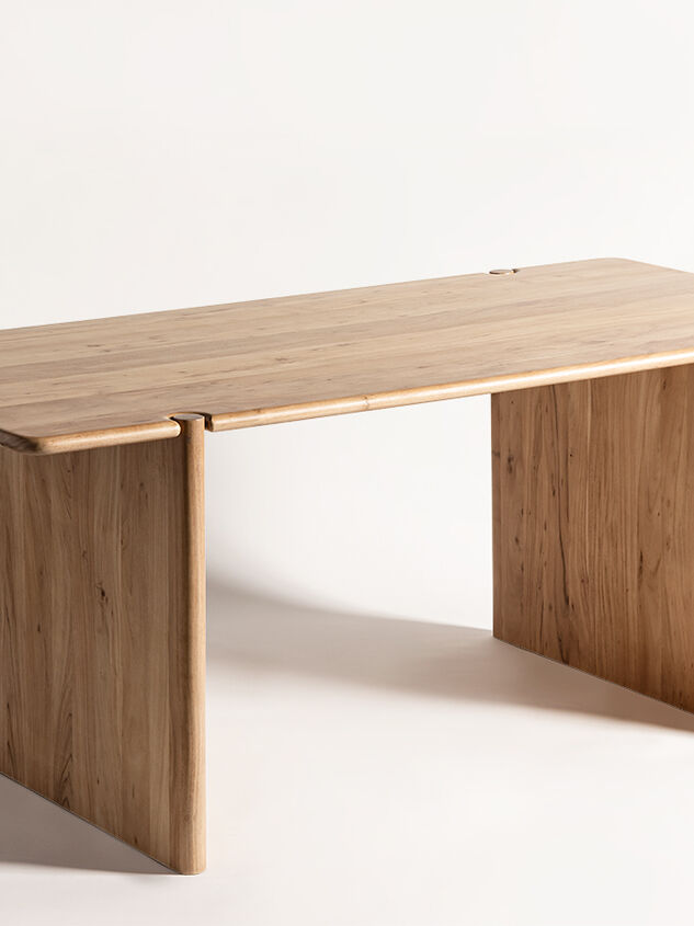 Moss Wood Dining Table Detail 3 - TULLABEE