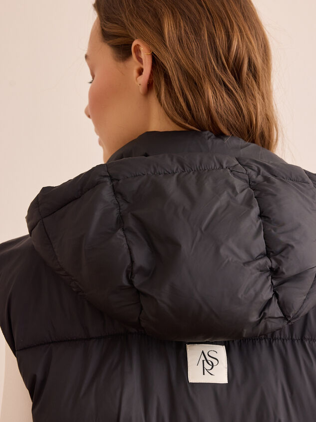 Longline Puffer Vest Detail 6 - TULLABEE