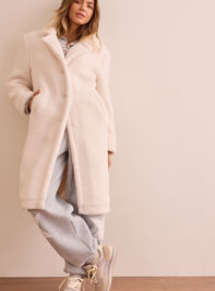 Aspen Overlook Teddy Coat Detail 5 - TULLABEE