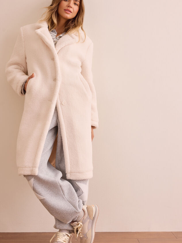 Aspen Overlook Teddy Coat Detail 5 - TULLABEE