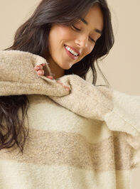 Mindy Oversized Rugby Sweater Detail 2 - TULLABEE