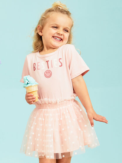 Besties Graphic Tee - TULLABEE