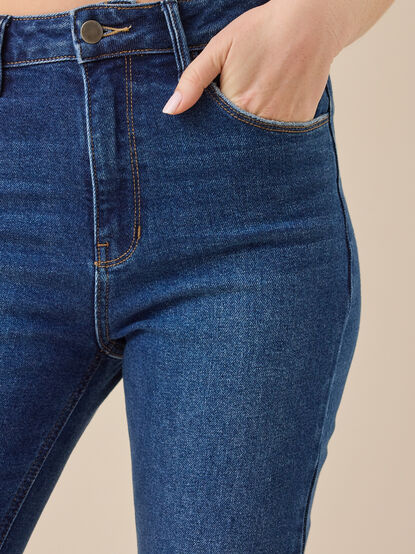 Fable Boot-Cut Jeans - TULLABEE
