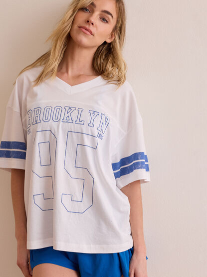 Brooklyn 95 Graphic Tee - TULLABEE