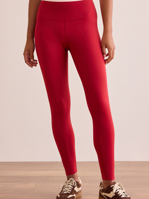 Power Pose Leggings Detail 3 - TULLABEE