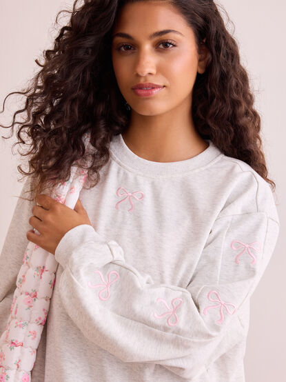 Release Embroidered Bow Crewneck - TULLABEE